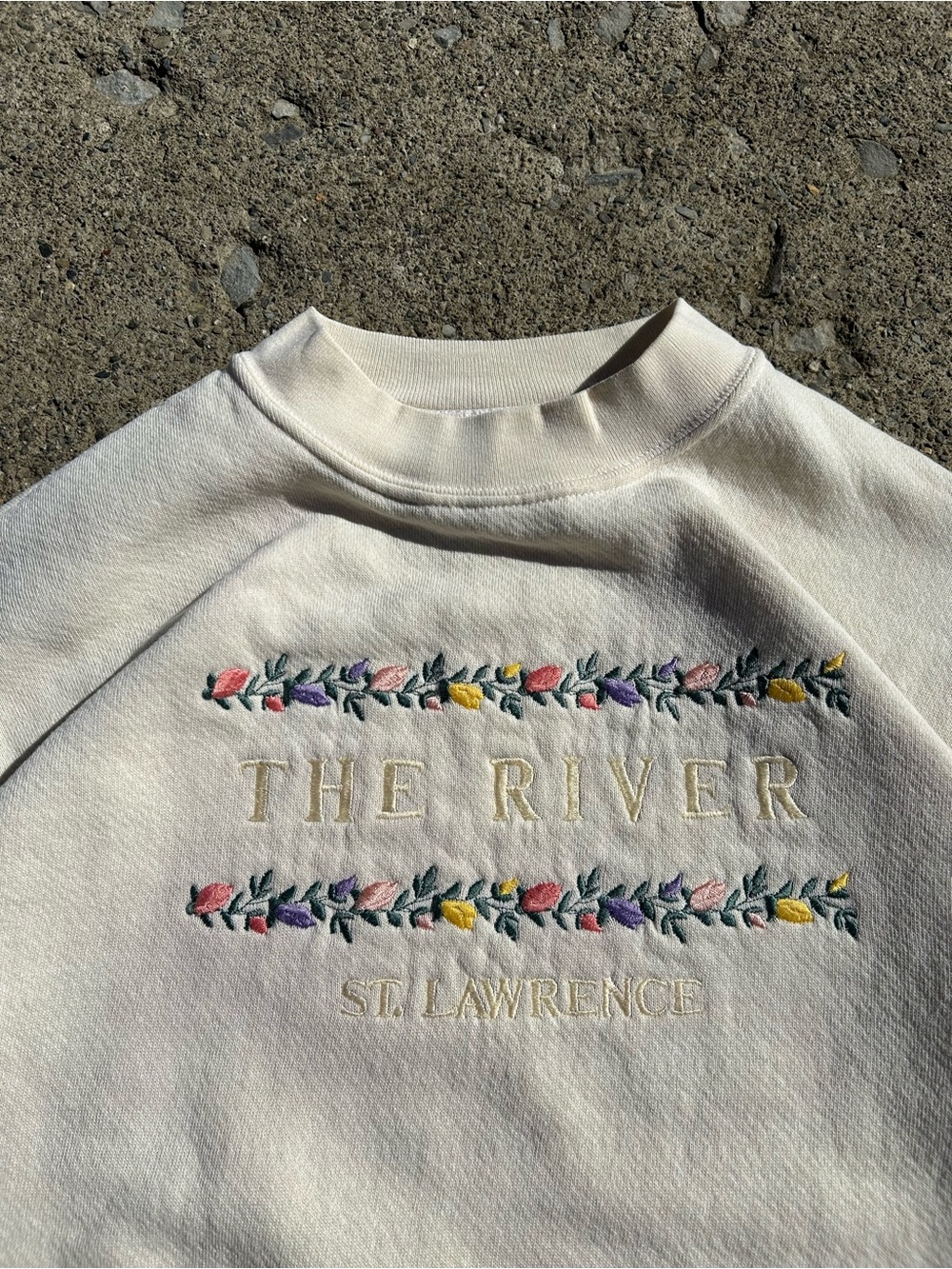 Vintage Embroidered 'The River' St. Lawrence Sweatshirt